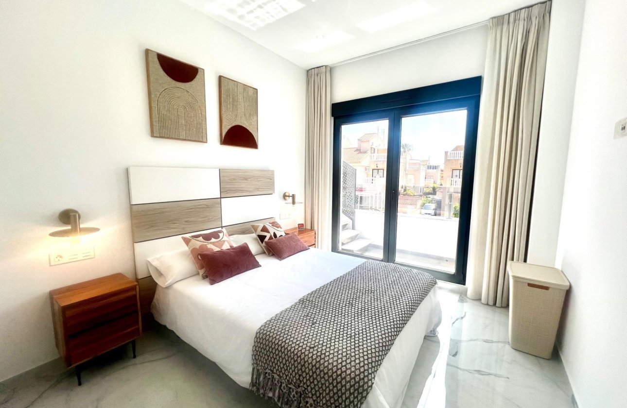 Herverkoop - Villa -
Torrevieja - La Siesta - El Salado - Torreta