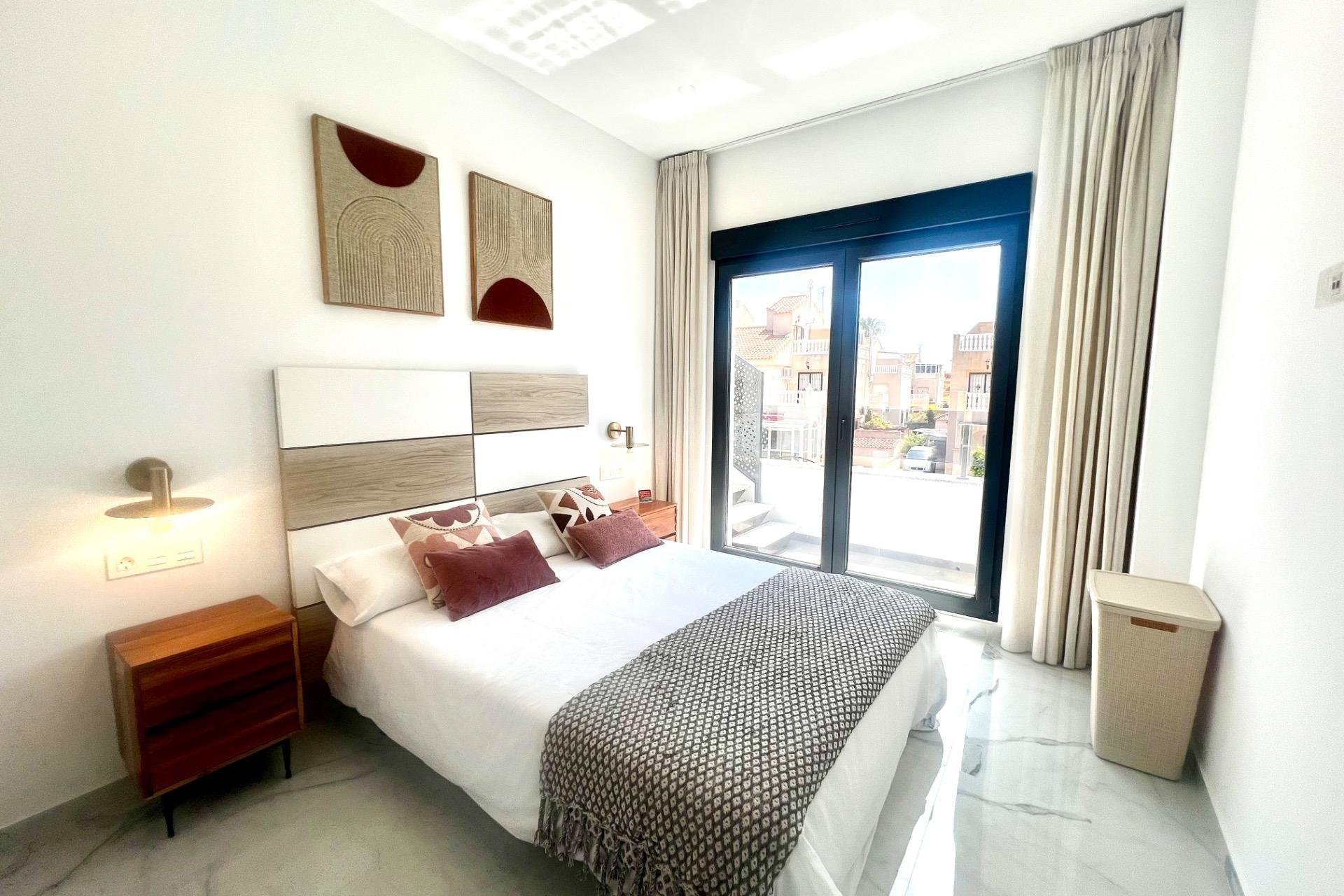 Herverkoop - Villa -
Torrevieja - La Siesta - El Salado - Torreta