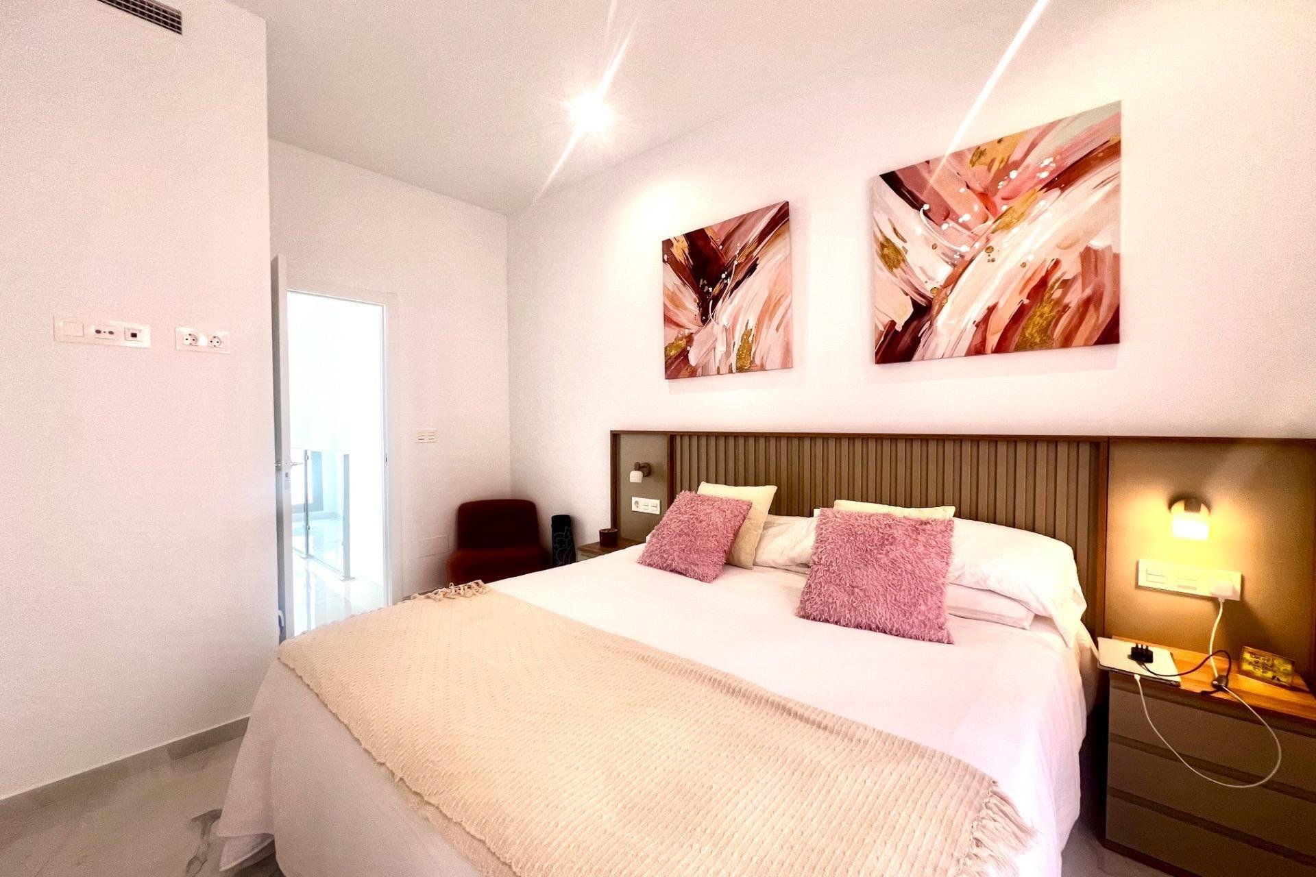 Herverkoop - Villa -
Torrevieja - La Siesta - El Salado - Torreta