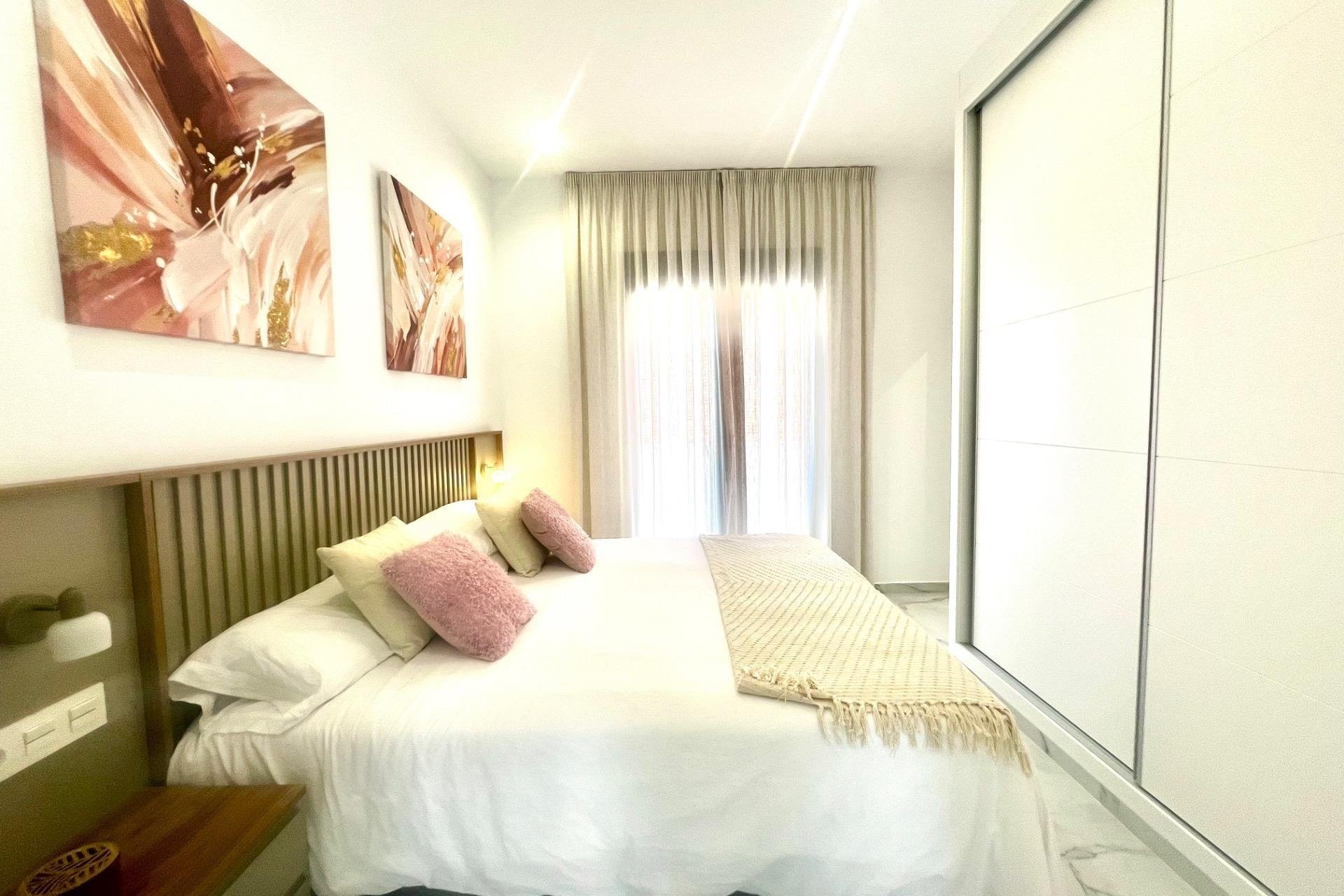 Herverkoop - Villa -
Torrevieja - La Siesta - El Salado - Torreta