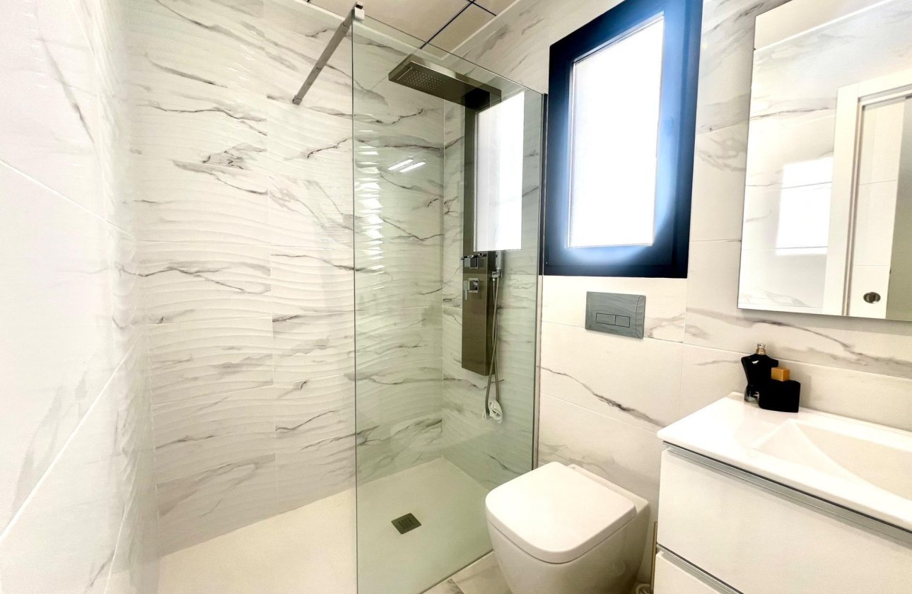 Herverkoop - Villa -
Torrevieja - La Siesta - El Salado - Torreta