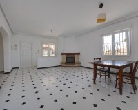 Herverkoop - Villa -
Torrevieja - La Siesta - El Salado - Torreta