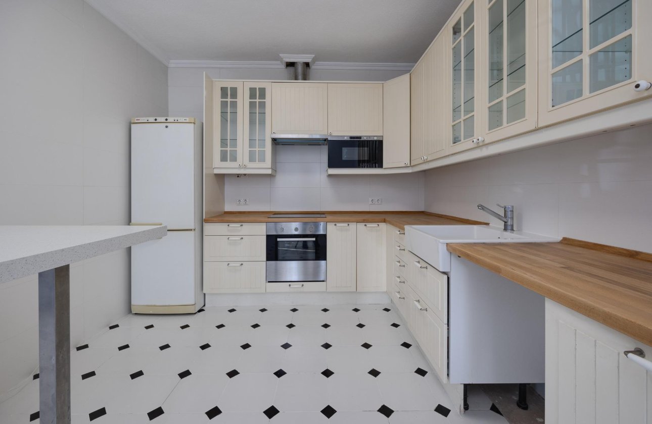 Herverkoop - Villa -
Torrevieja - La Siesta - El Salado - Torreta