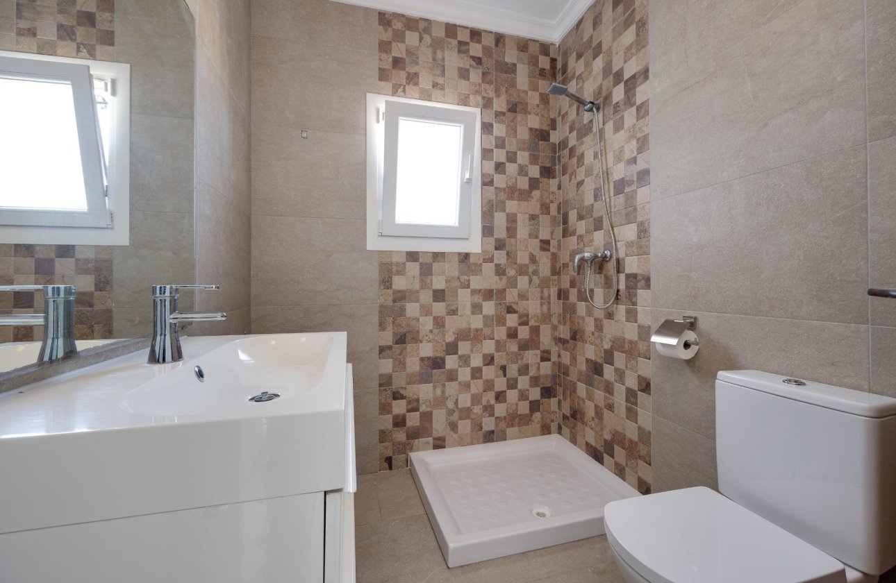 Herverkoop - Villa -
Torrevieja - La Siesta - El Salado - Torreta