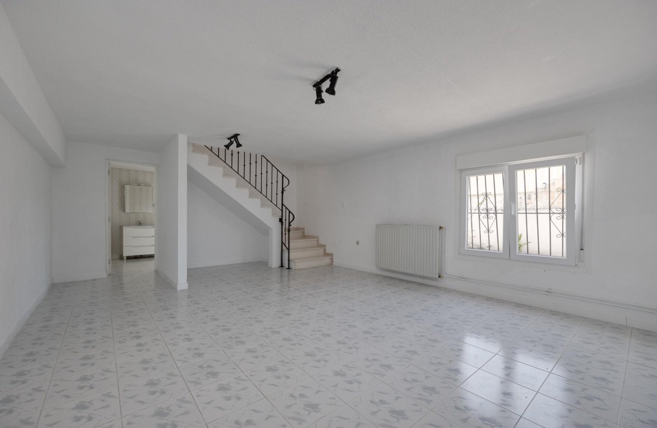 Herverkoop - Villa -
Torrevieja - La Siesta - El Salado - Torreta