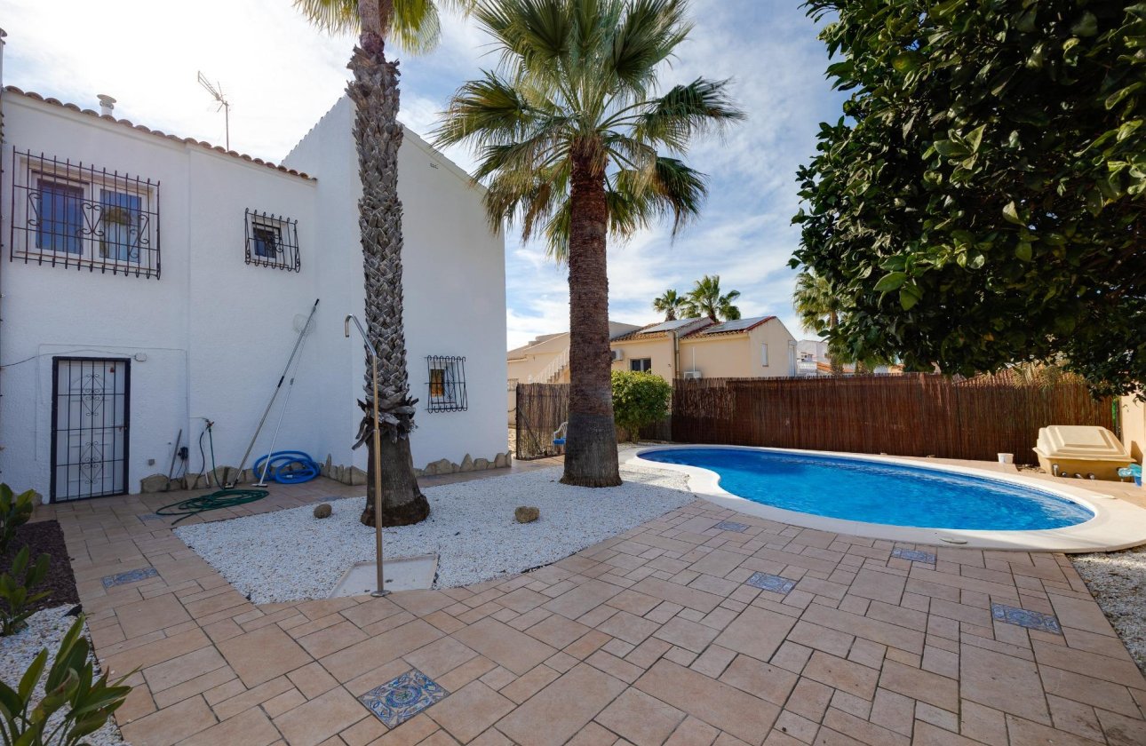 Herverkoop - Villa -
Torrevieja - La Siesta - El Salado - Torreta