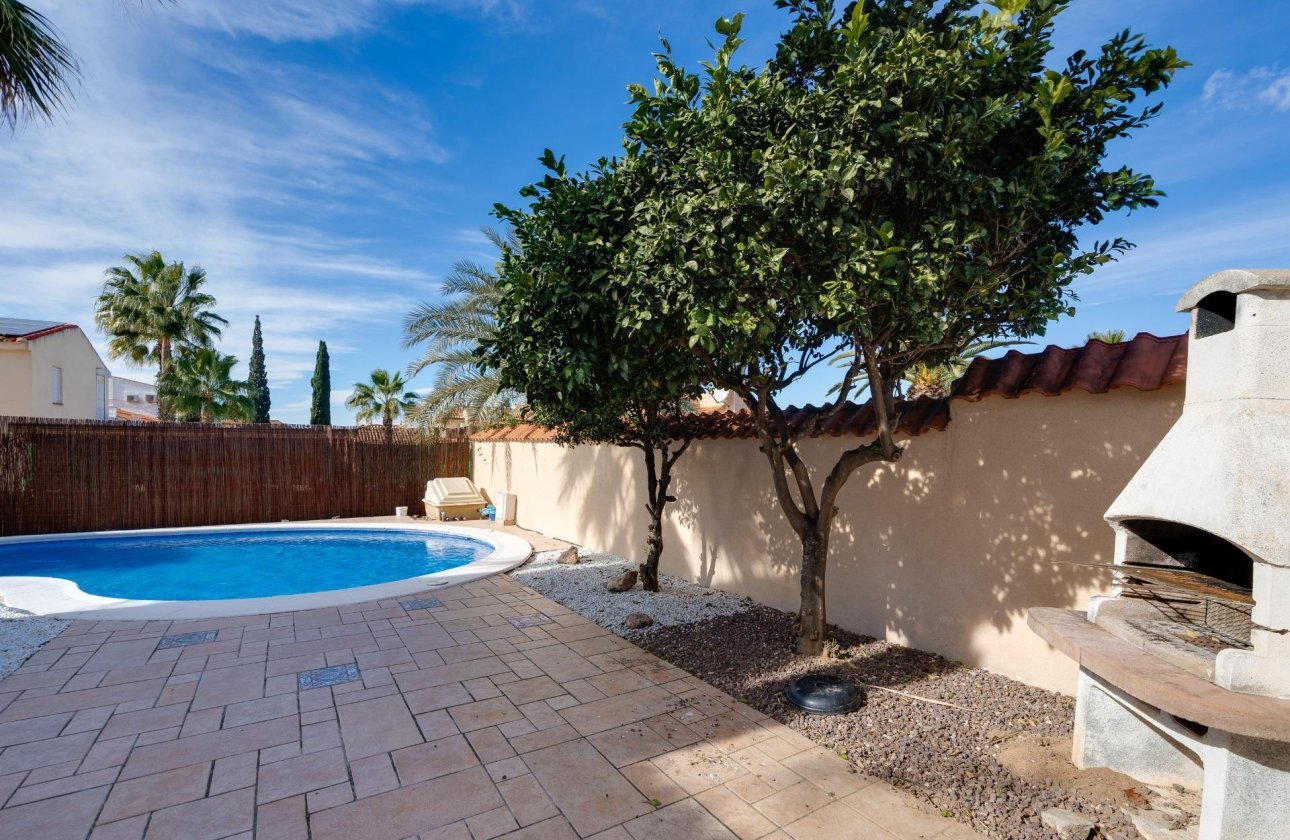 Herverkoop - Villa -
Torrevieja - La Siesta - El Salado - Torreta