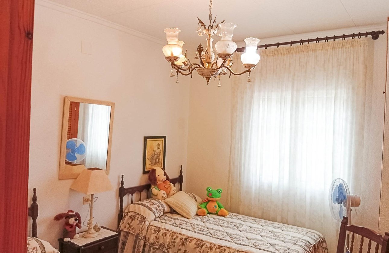 Herverkoop - Villa -
Torrevieja - La Siesta - El Salado - Torreta