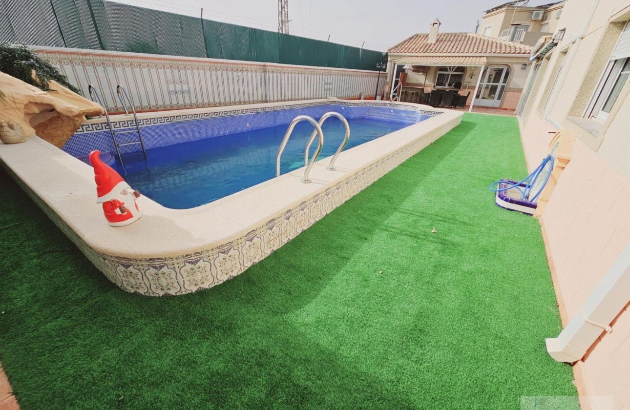 Herverkoop - Villa -
Torrevieja - La Siesta - El Salado - Torreta