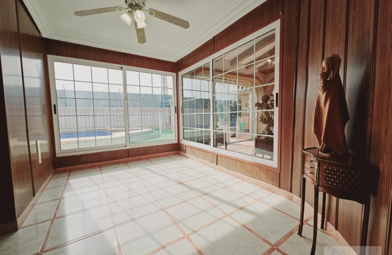 Herverkoop - Villa -
Torrevieja - La Siesta - El Salado - Torreta