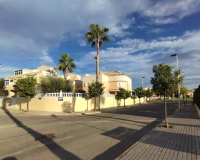 Herverkoop - Villa -
Torrevieja - La Siesta - El Salado - Torreta