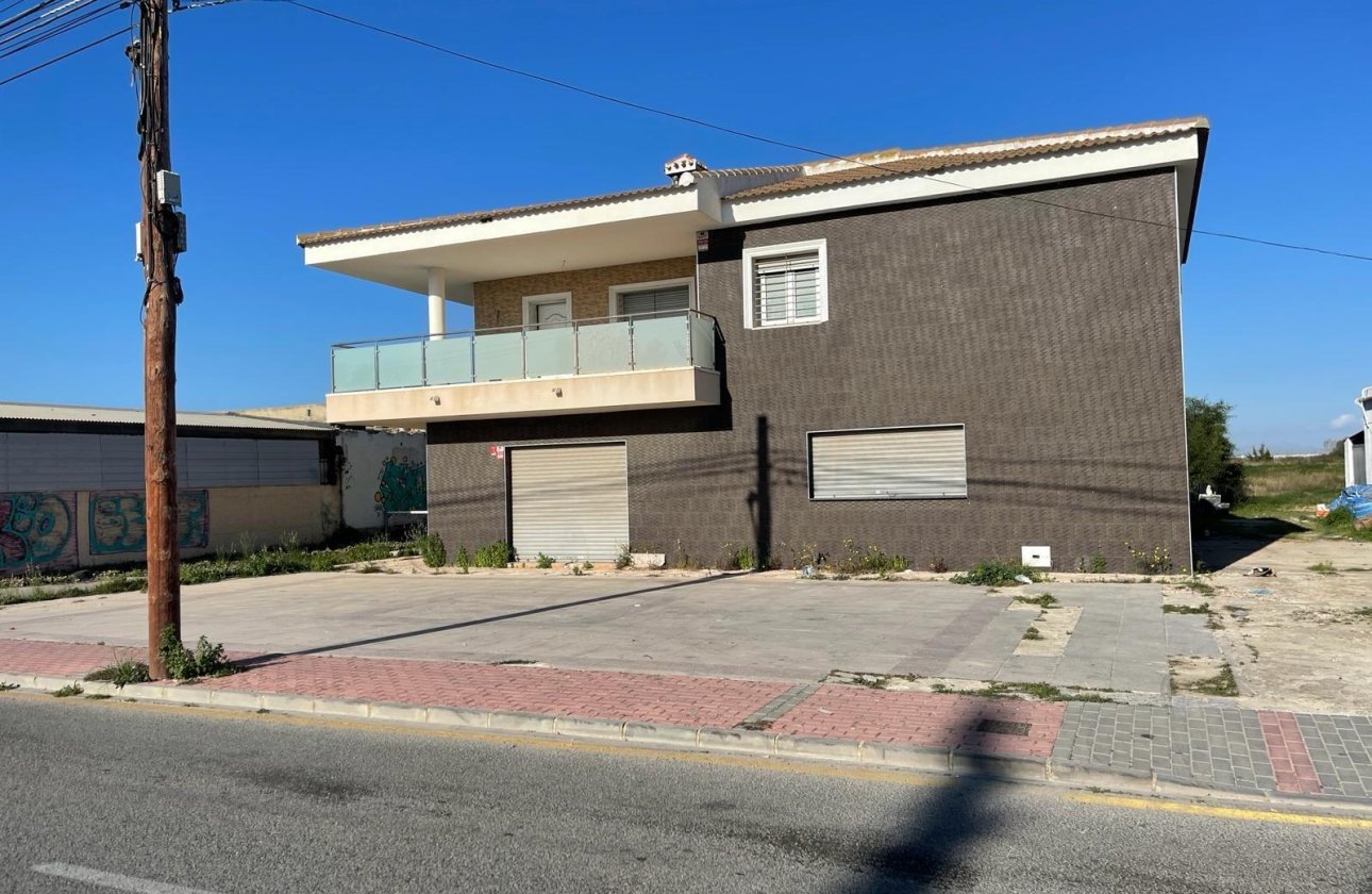 Herverkoop - Villa -
Torrevieja - La Siesta - El Salado - Torreta