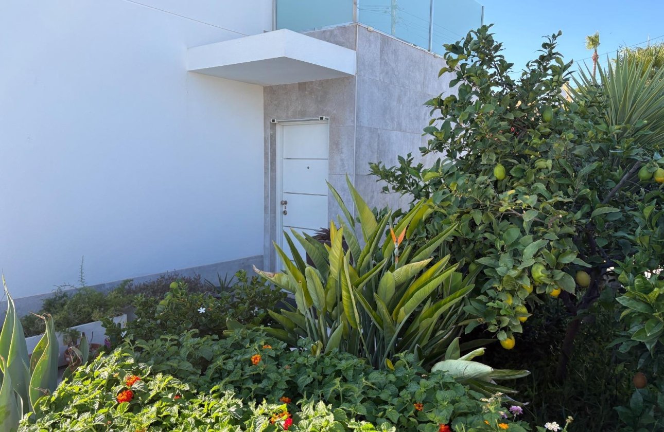Herverkoop - Villa -
Torrevieja - La Siesta - El Salado - Torreta