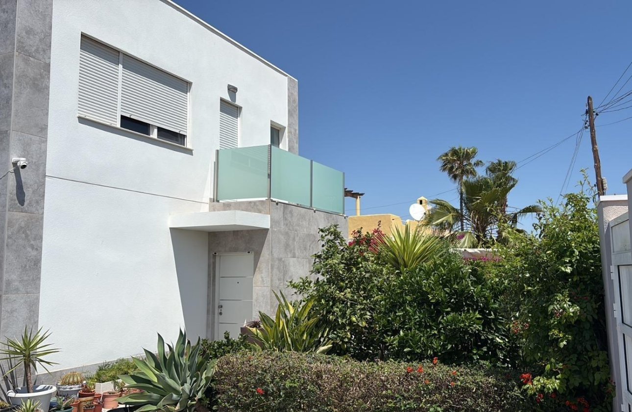 Herverkoop - Villa -
Torrevieja - La Siesta - El Salado - Torreta