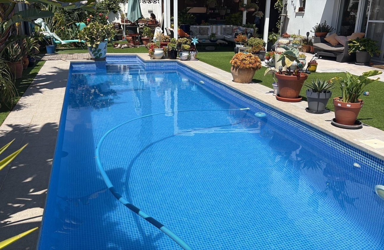Herverkoop - Villa -
Torrevieja - La Siesta - El Salado - Torreta