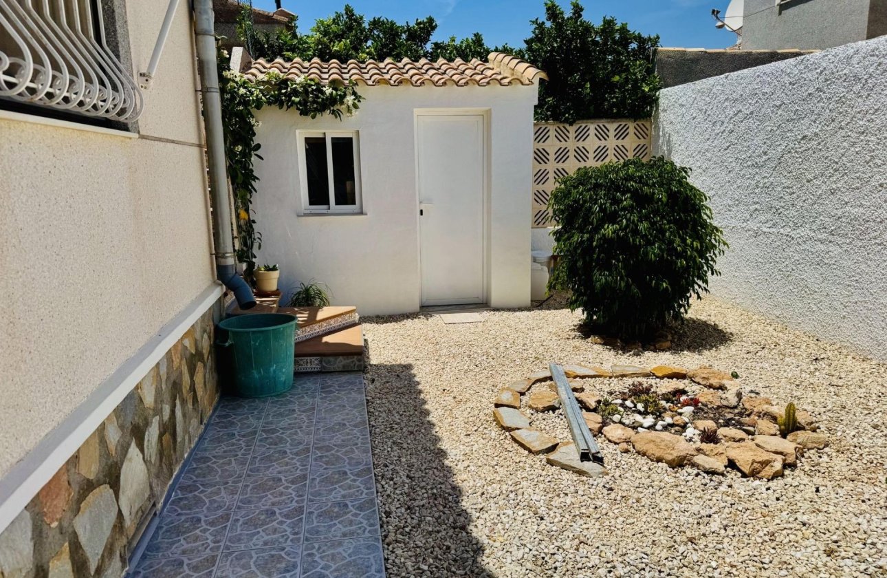 Herverkoop - Villa -
Torrevieja - La Siesta - El Salado - Torreta