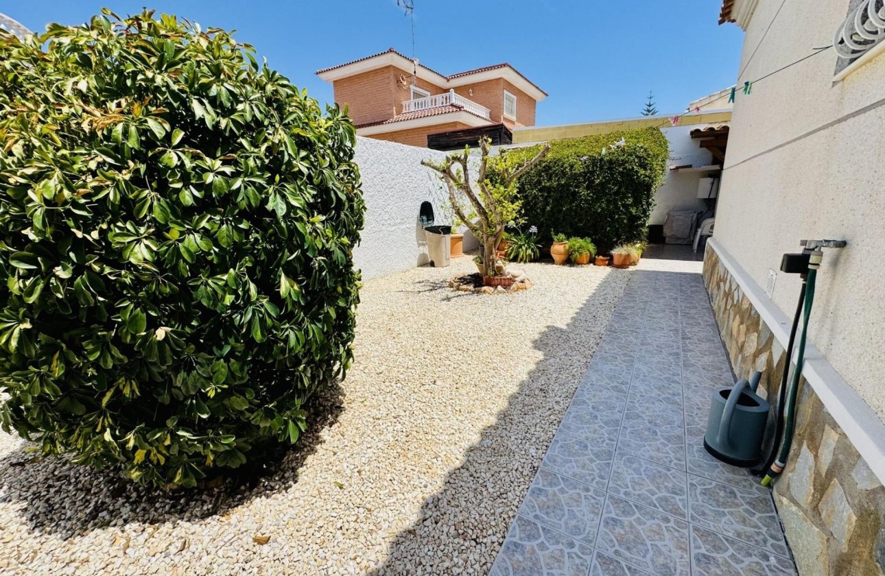 Herverkoop - Villa -
Torrevieja - La Siesta - El Salado - Torreta
