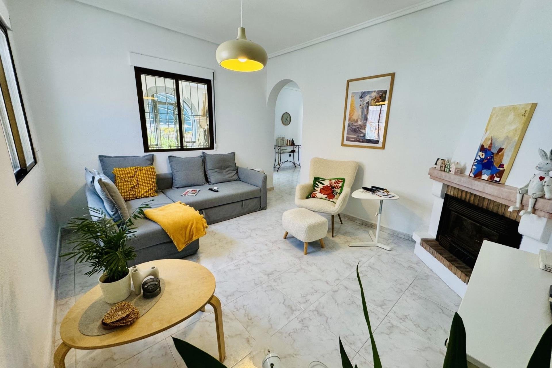 Herverkoop - Villa -
Torrevieja - La Siesta - El Salado - Torreta