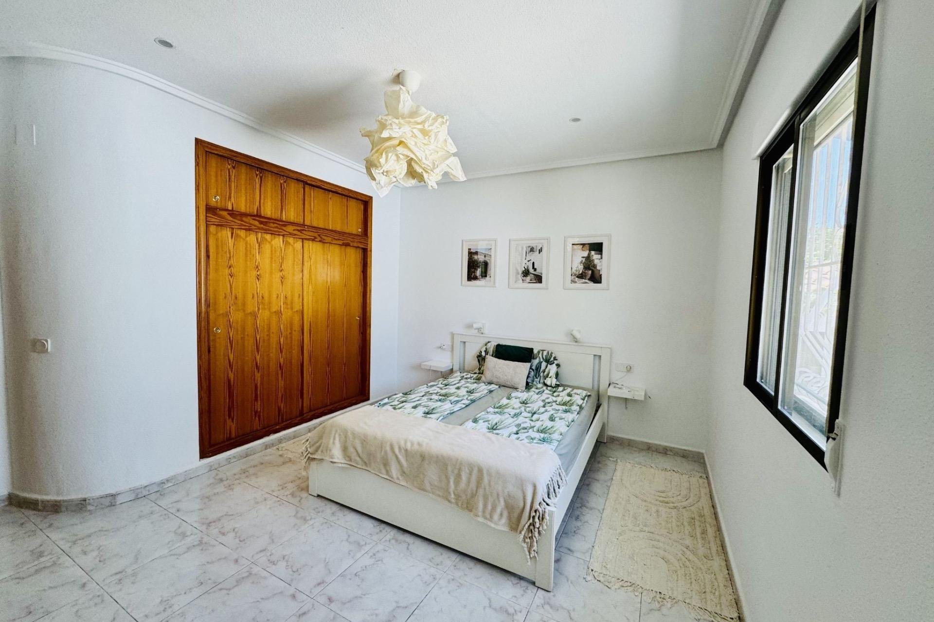 Herverkoop - Villa -
Torrevieja - La Siesta - El Salado - Torreta