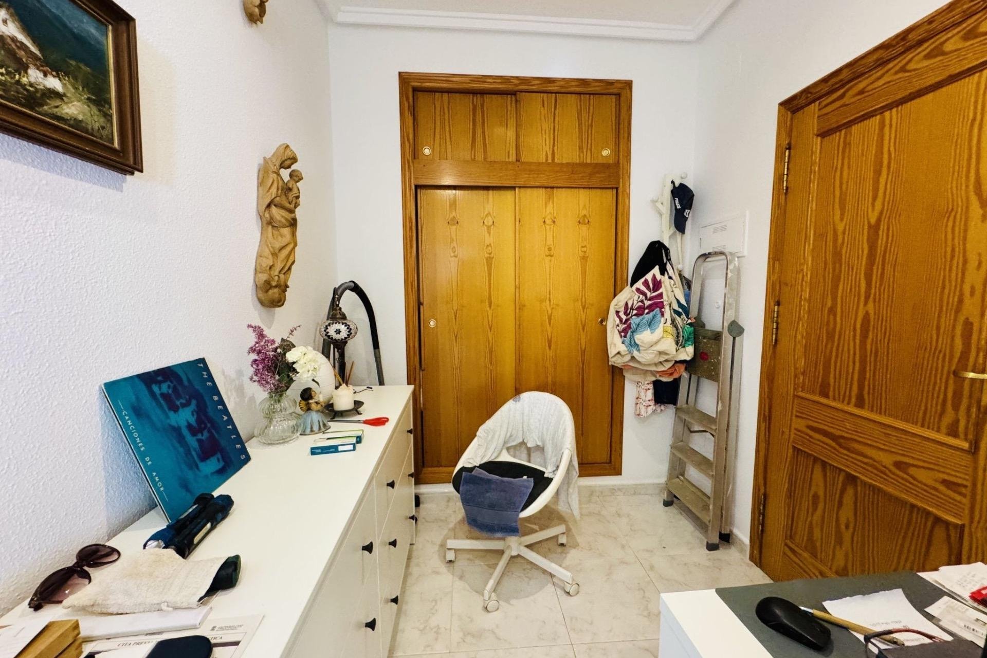 Herverkoop - Villa -
Torrevieja - La Siesta - El Salado - Torreta