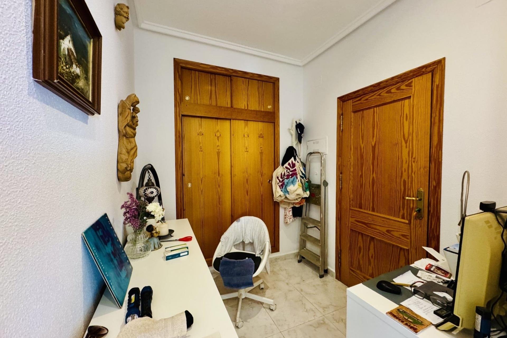 Herverkoop - Villa -
Torrevieja - La Siesta - El Salado - Torreta