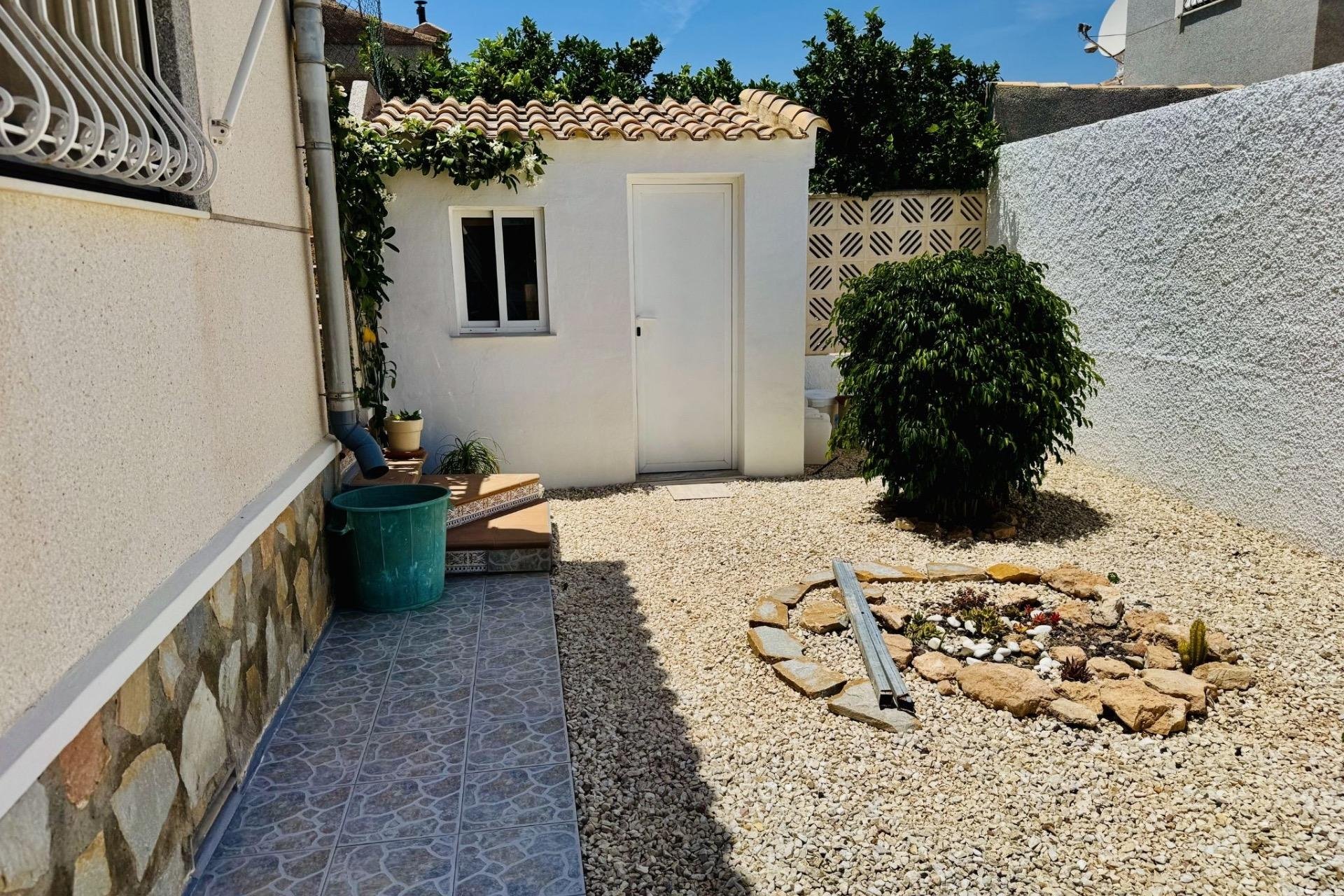 Herverkoop - Villa -
Torrevieja - La Siesta - El Salado - Torreta