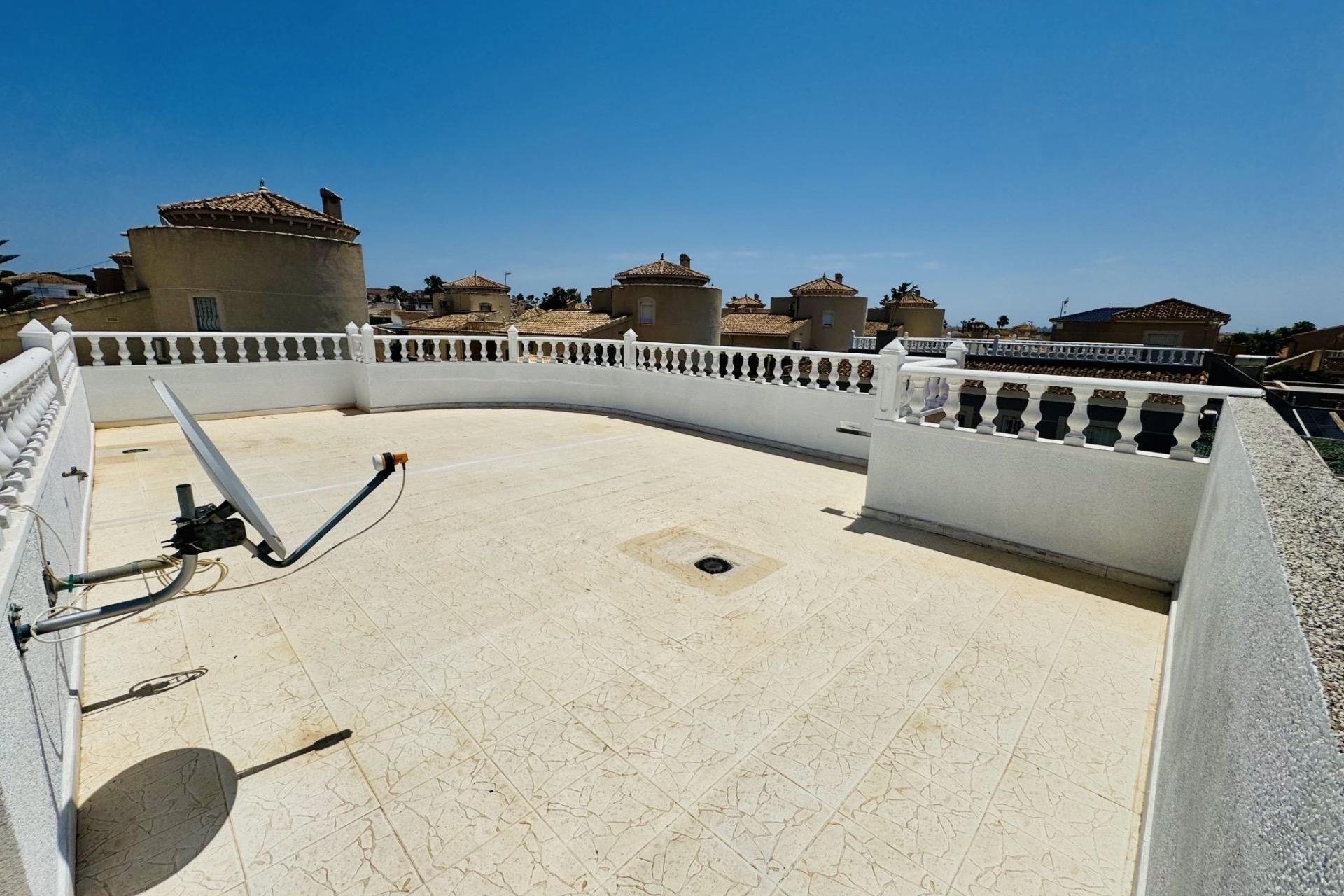Herverkoop - Villa -
Torrevieja - La Siesta - El Salado - Torreta