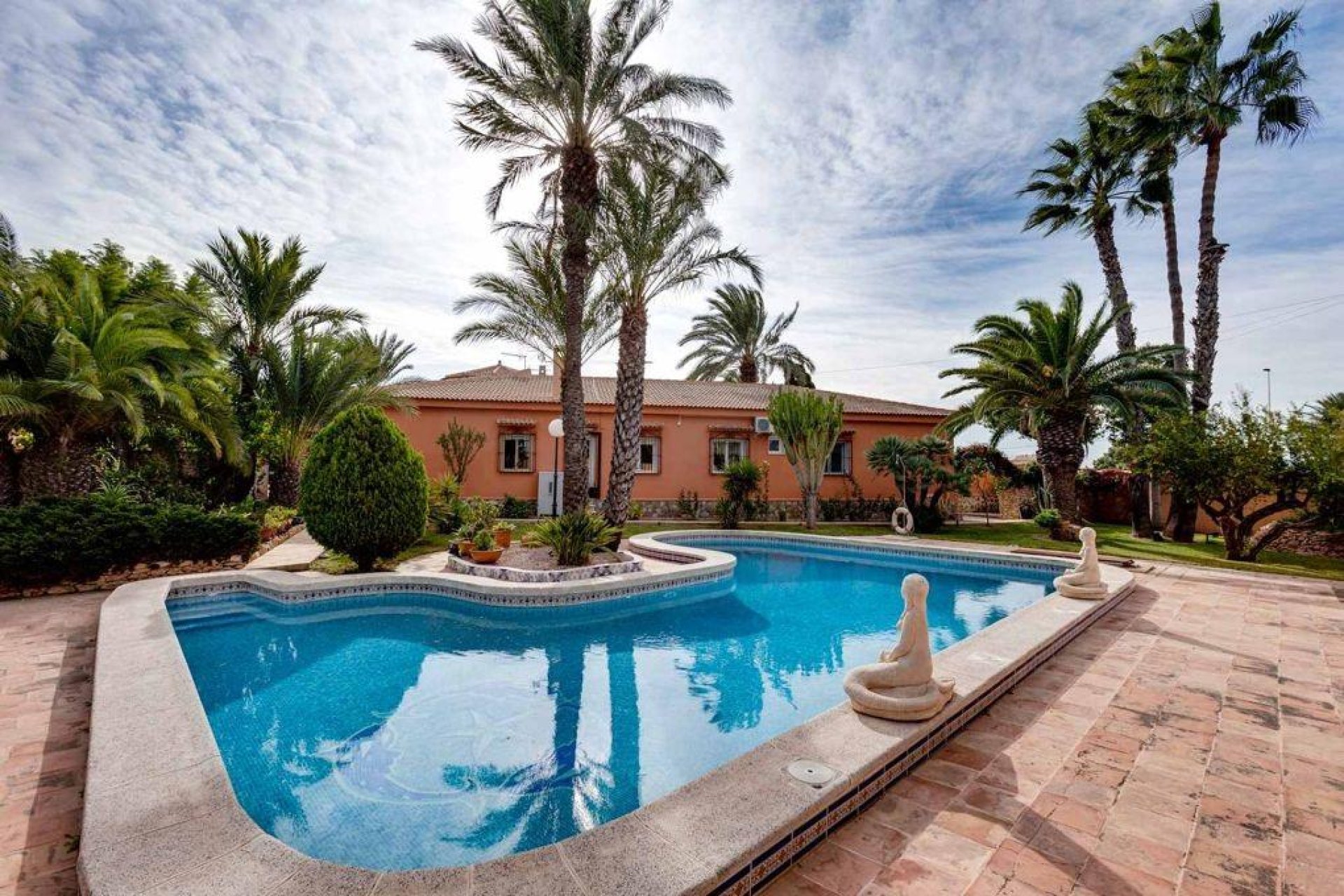 Herverkoop - Villa -
Torrevieja - La Siesta - El Salado - Torreta
