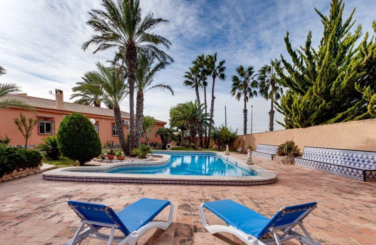 Herverkoop - Villa -
Torrevieja - La Siesta - El Salado - Torreta
