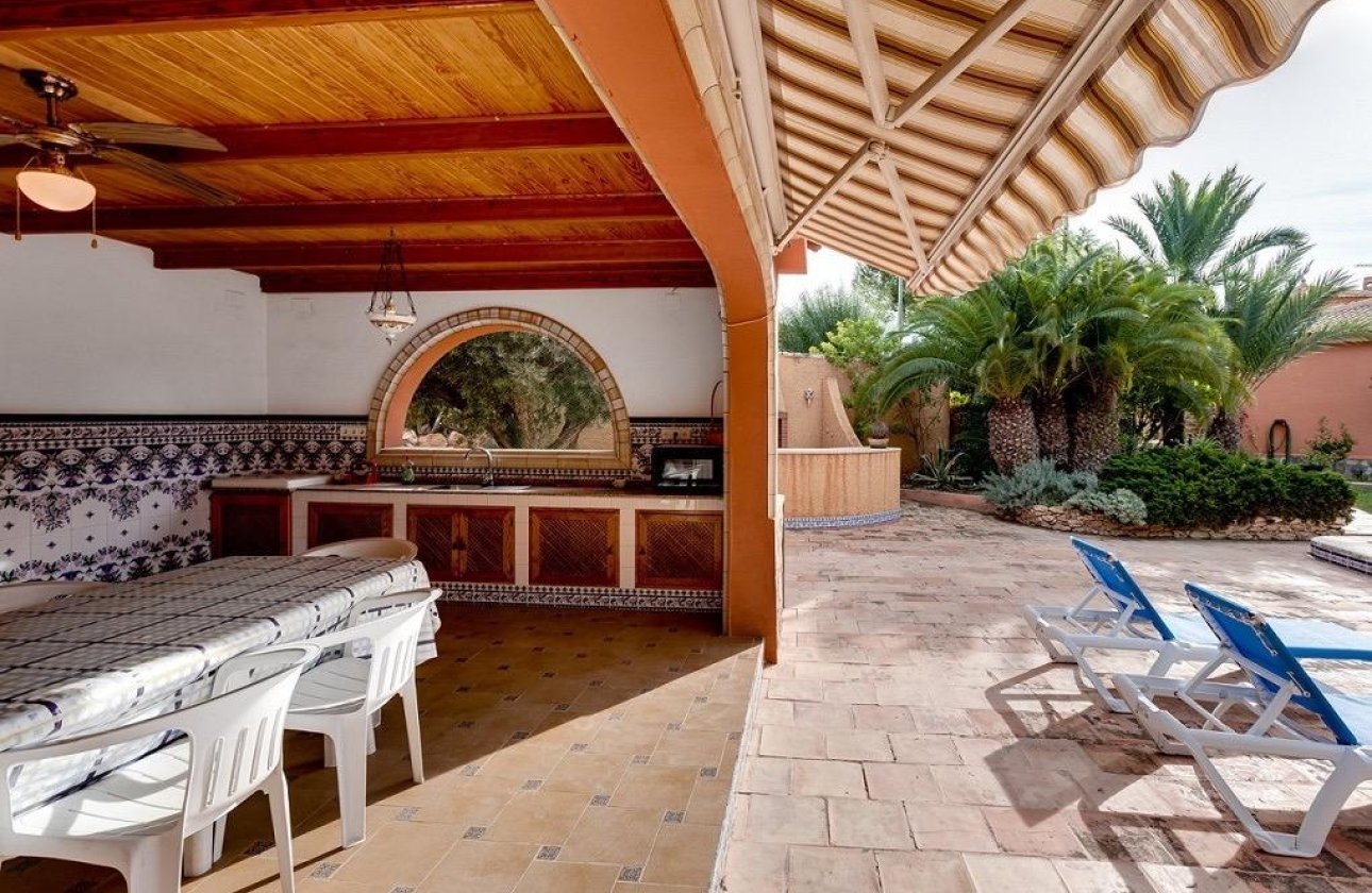 Herverkoop - Villa -
Torrevieja - La Siesta - El Salado - Torreta