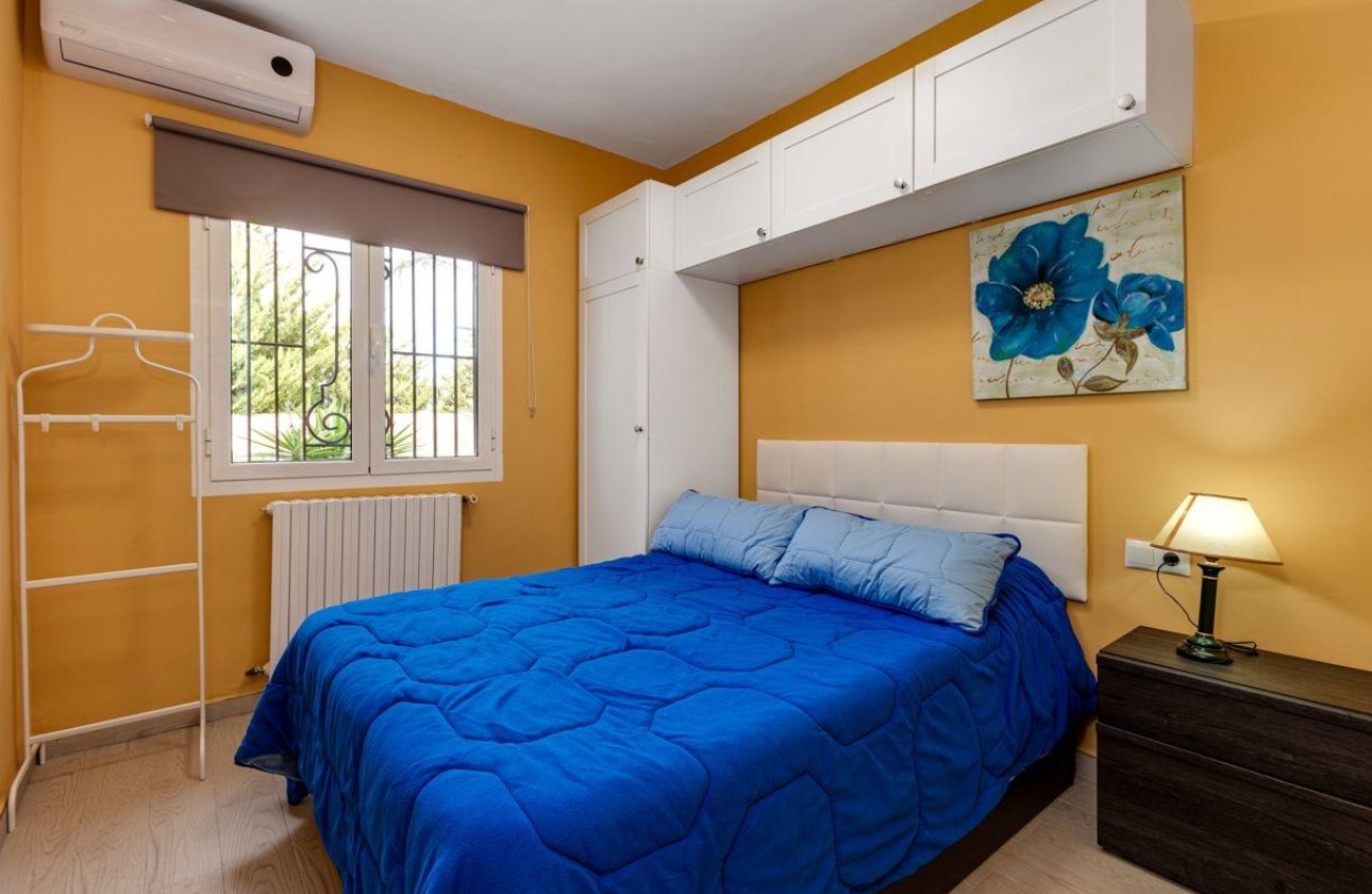 Herverkoop - Villa -
Torrevieja - La Siesta - El Salado - Torreta