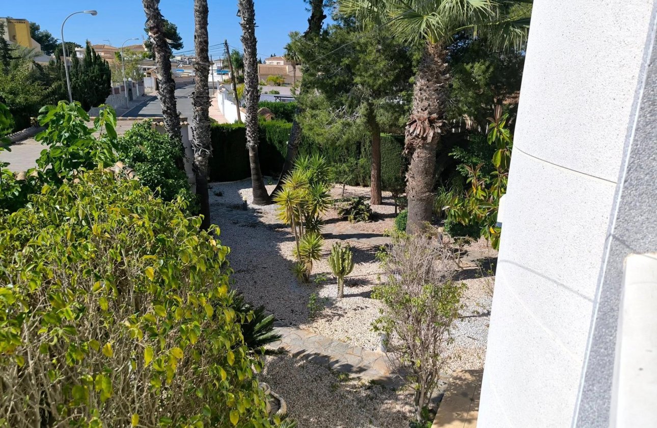 Herverkoop - Villa -
Torrevieja - La Siesta