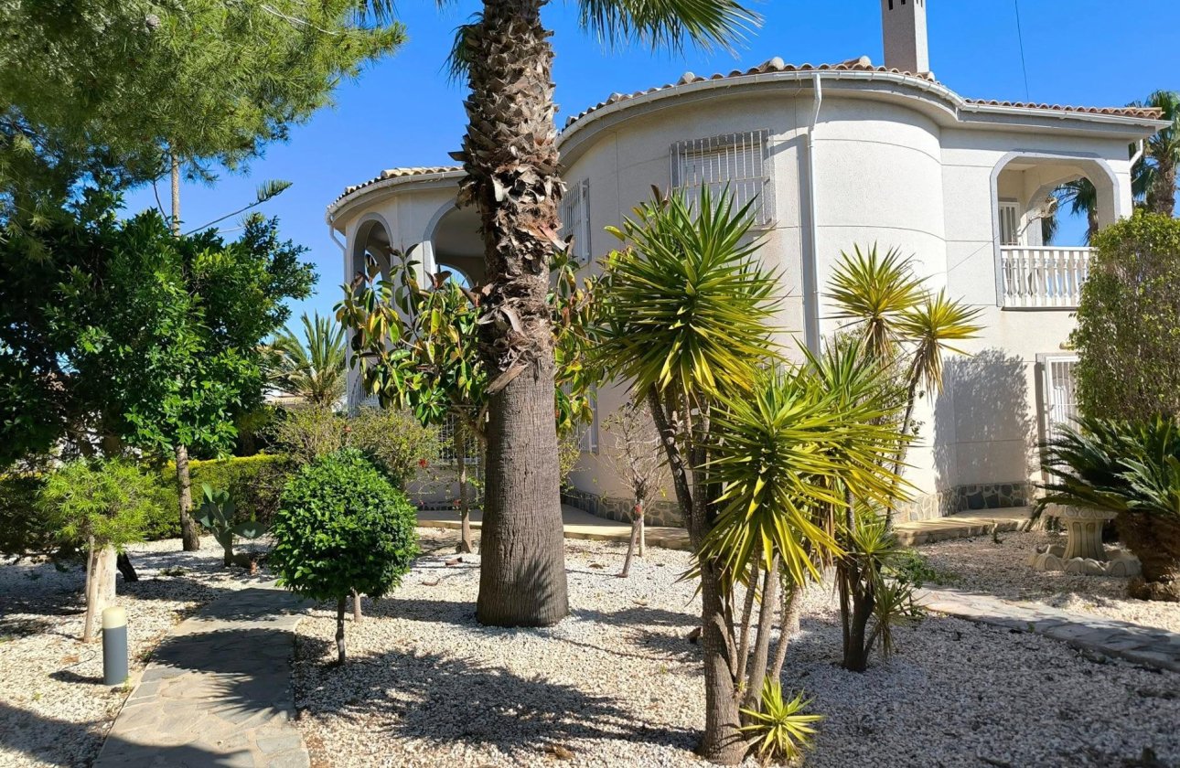 Herverkoop - Villa -
Torrevieja - La Siesta