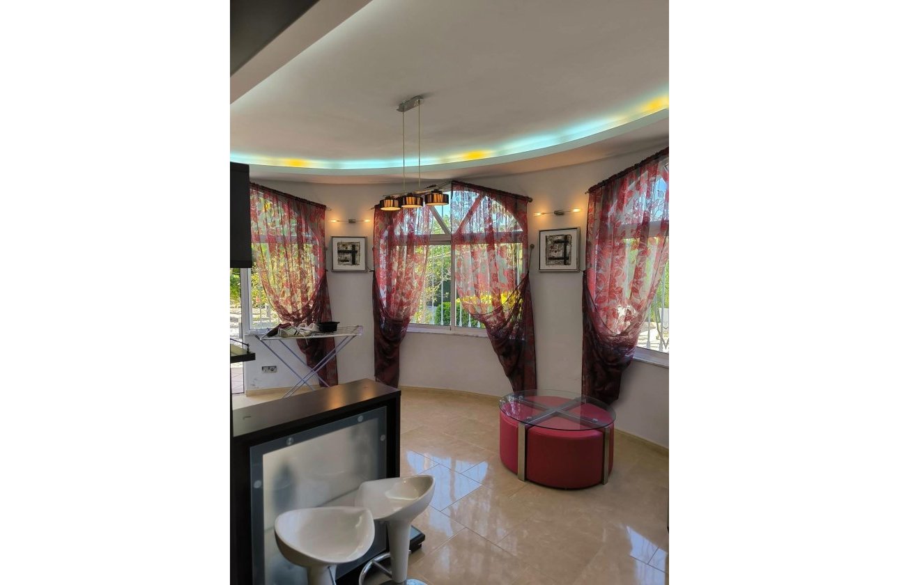 Herverkoop - Villa -
Torrevieja - La Siesta