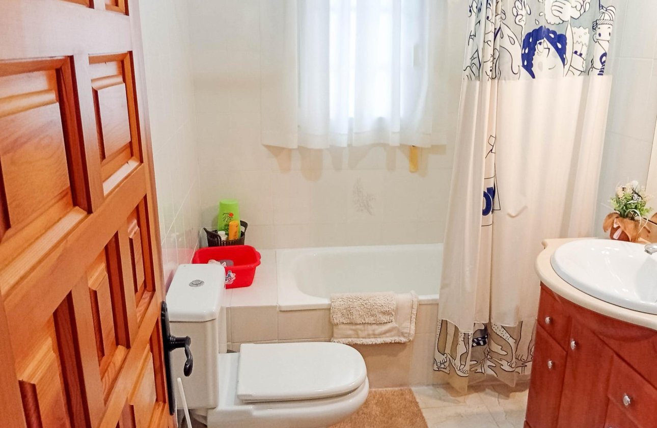 Herverkoop - Villa -
Torrevieja - La Siesta