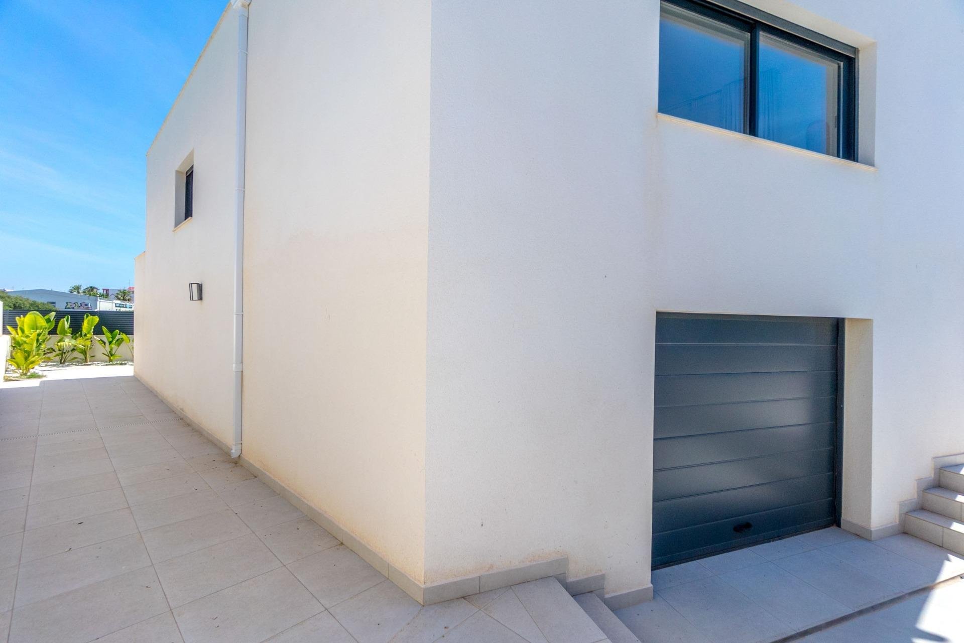Herverkoop - Villa -
Torrevieja - La Veleta