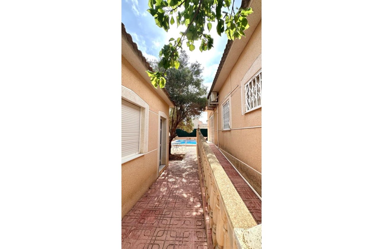 Herverkoop - Villa -
Torrevieja - Los Balcones - Los Altos del Edén
