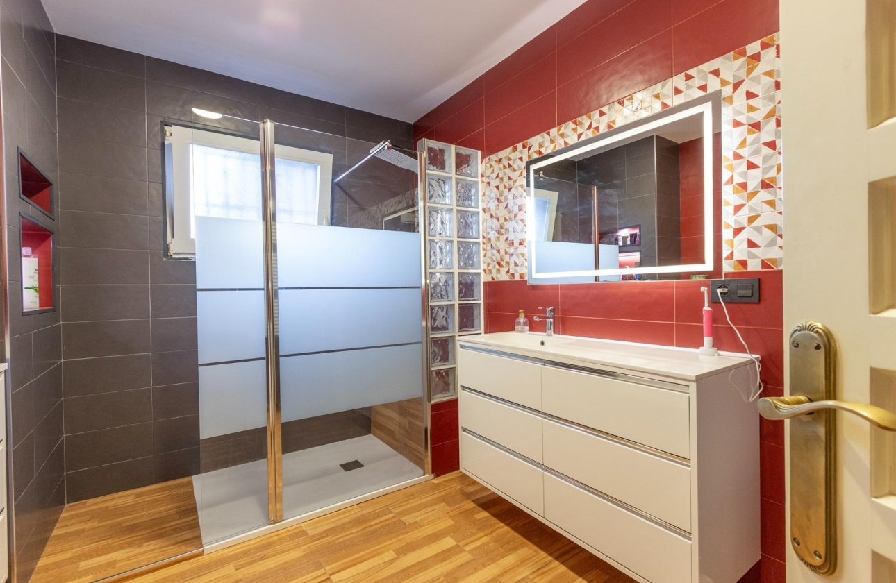 Herverkoop - Villa -
Torrevieja - Los Balcones