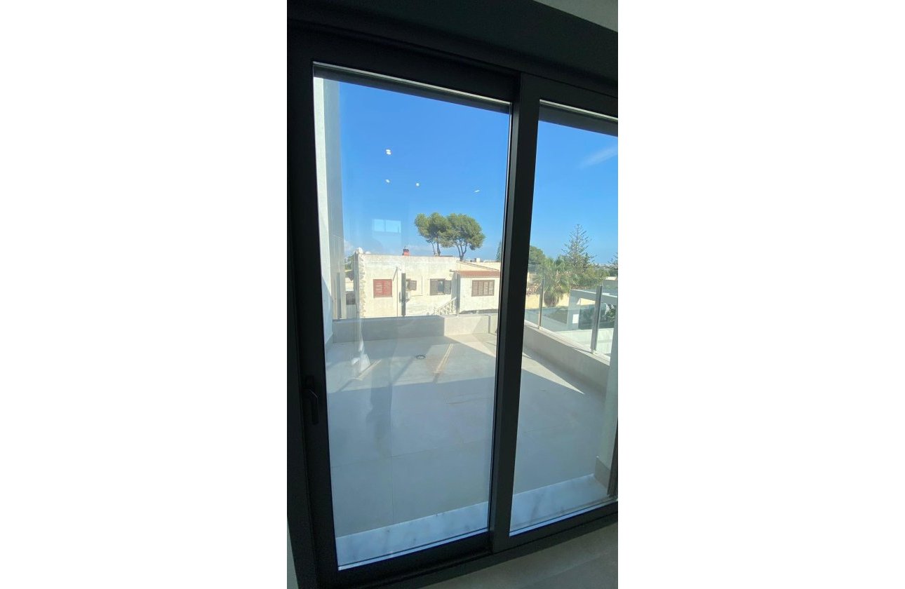 Herverkoop - Villa -
Torrevieja - Los Balcones