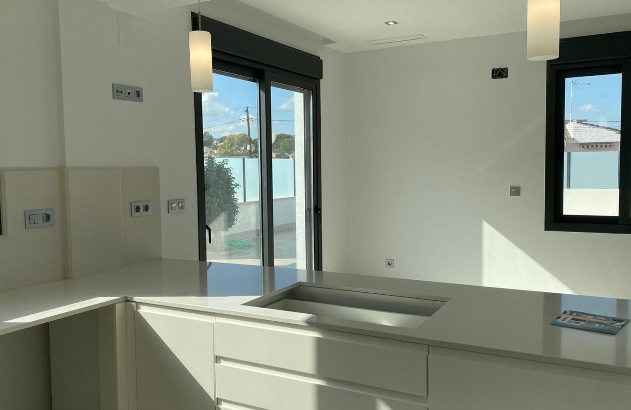 Herverkoop - Villa -
Torrevieja - Los Balcones