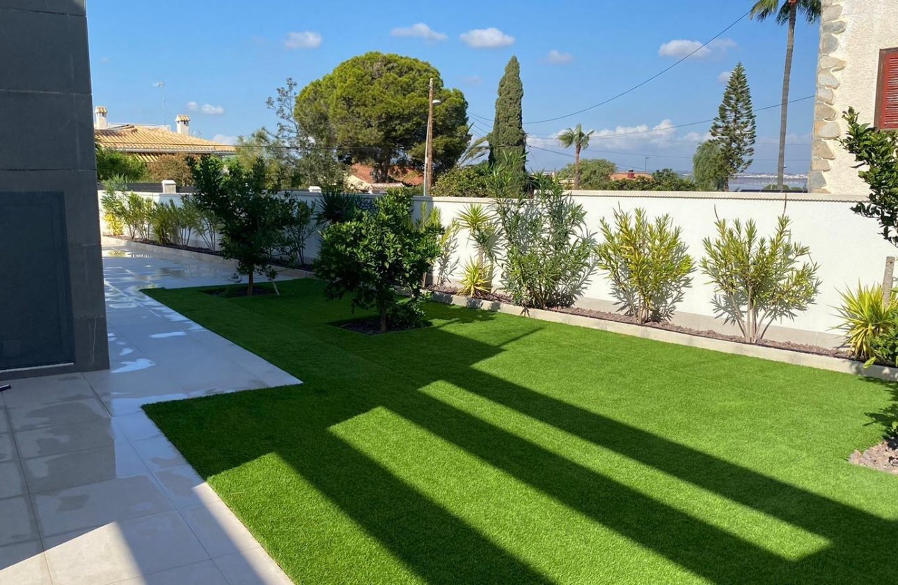 Herverkoop - Villa -
Torrevieja - Los Balcones