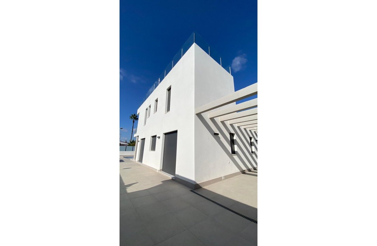 Herverkoop - Villa -
Torrevieja - Los Balcones