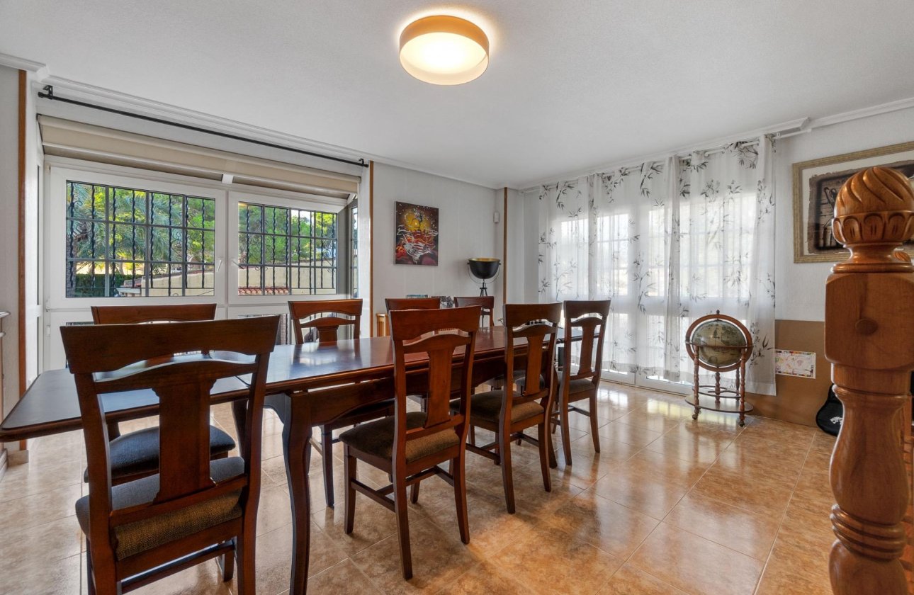 Herverkoop - Villa -
Torrevieja - Los Balcones