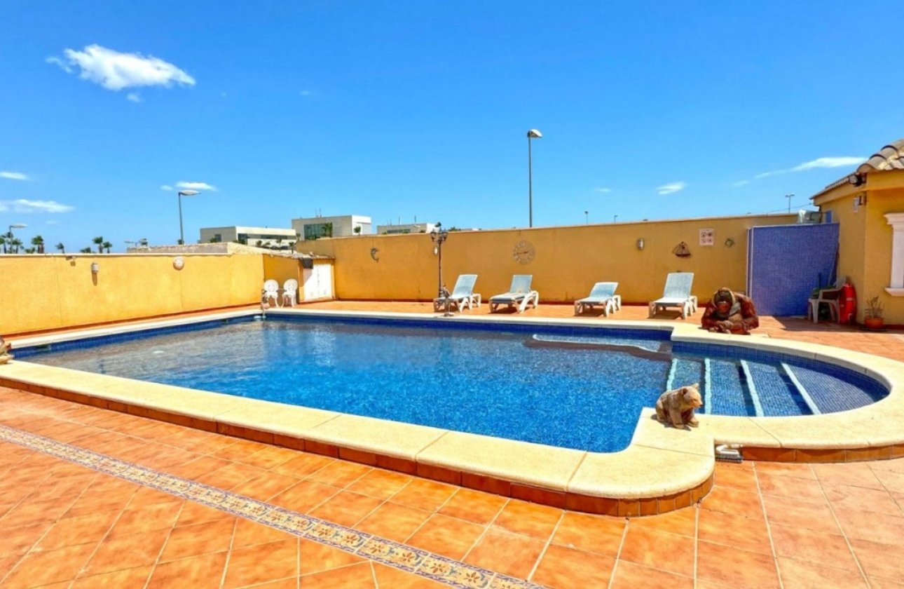 Herverkoop - Villa -
Torrevieja - Los Balcones
