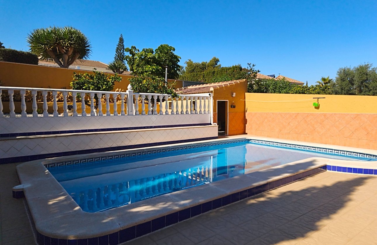 Herverkoop - Villa -
Torrevieja - Los Balcones