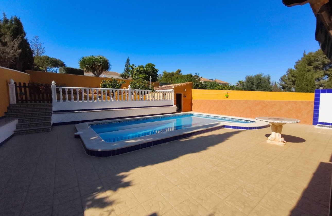 Herverkoop - Villa -
Torrevieja - Los Balcones
