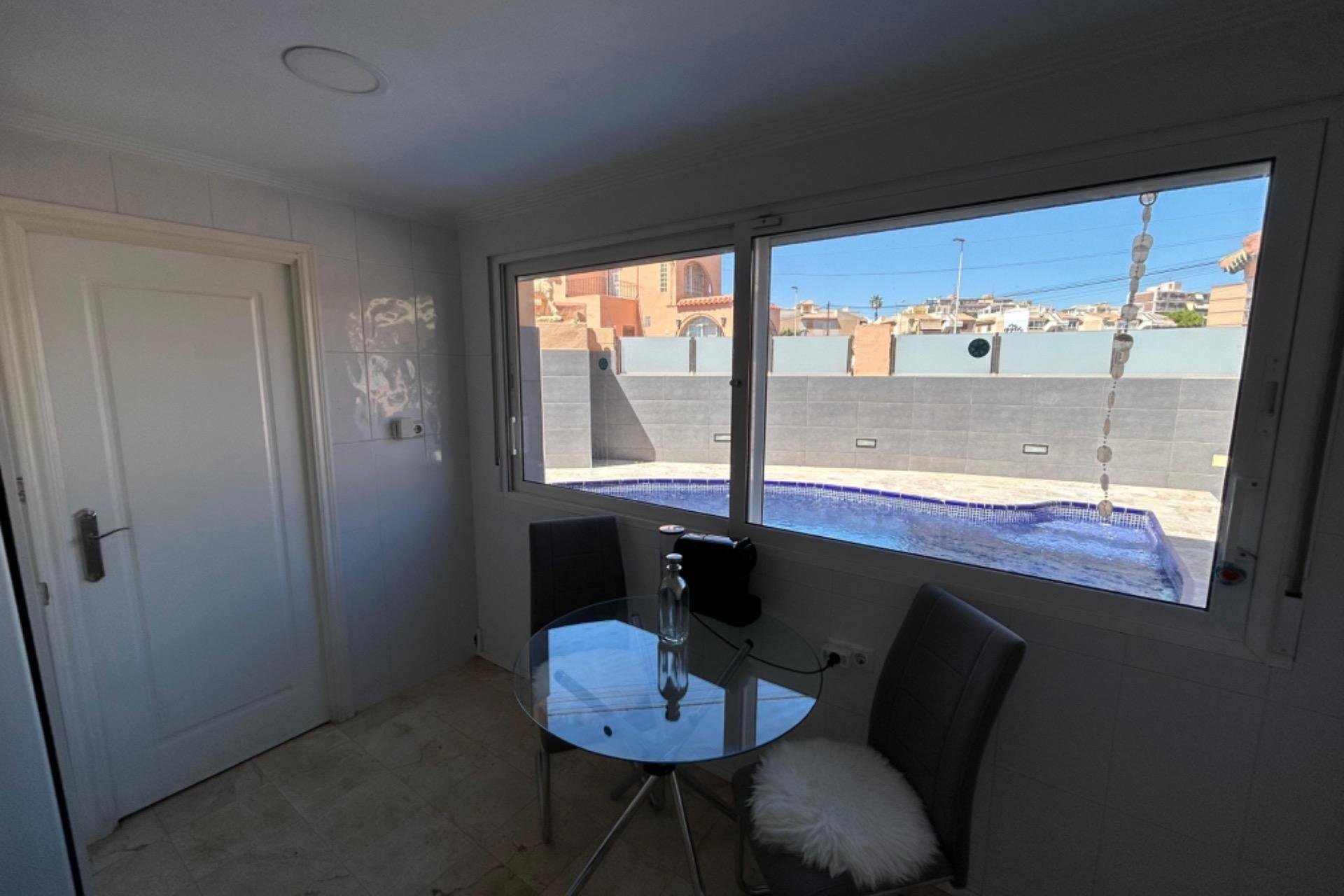 Herverkoop - Villa -
Torrevieja - Los Frutales