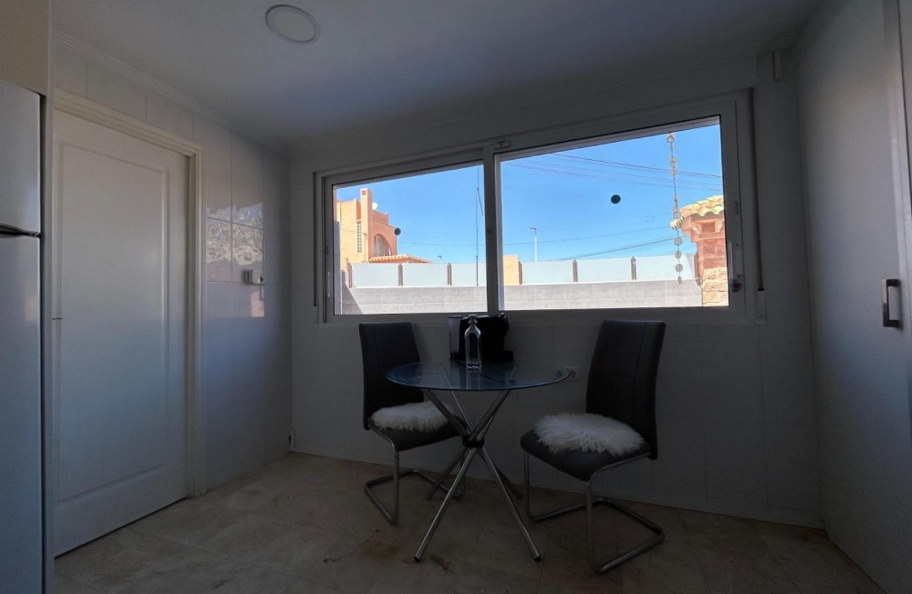 Herverkoop - Villa -
Torrevieja - Los Frutales