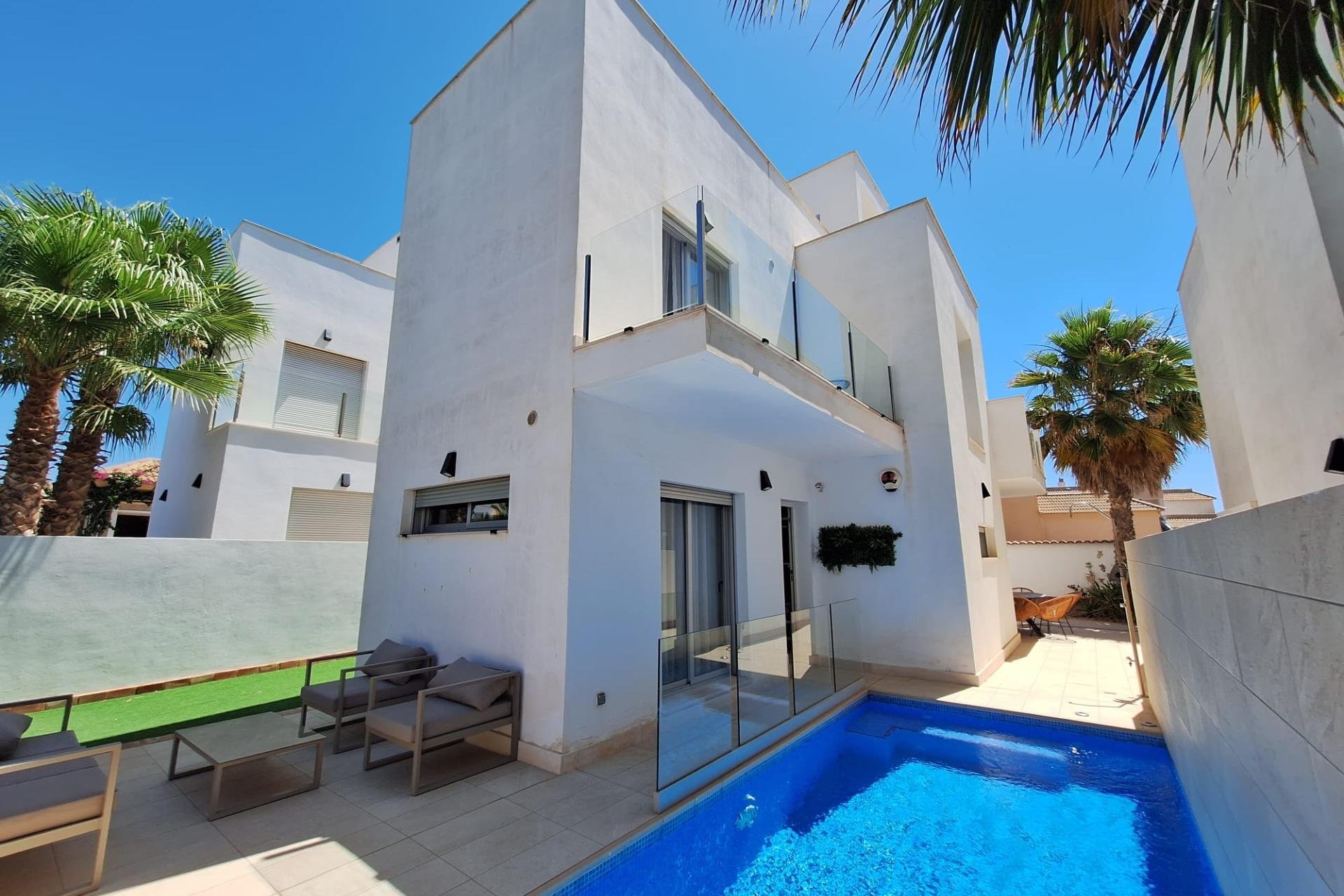 Herverkoop - Villa -
Torrevieja - Los Frutales