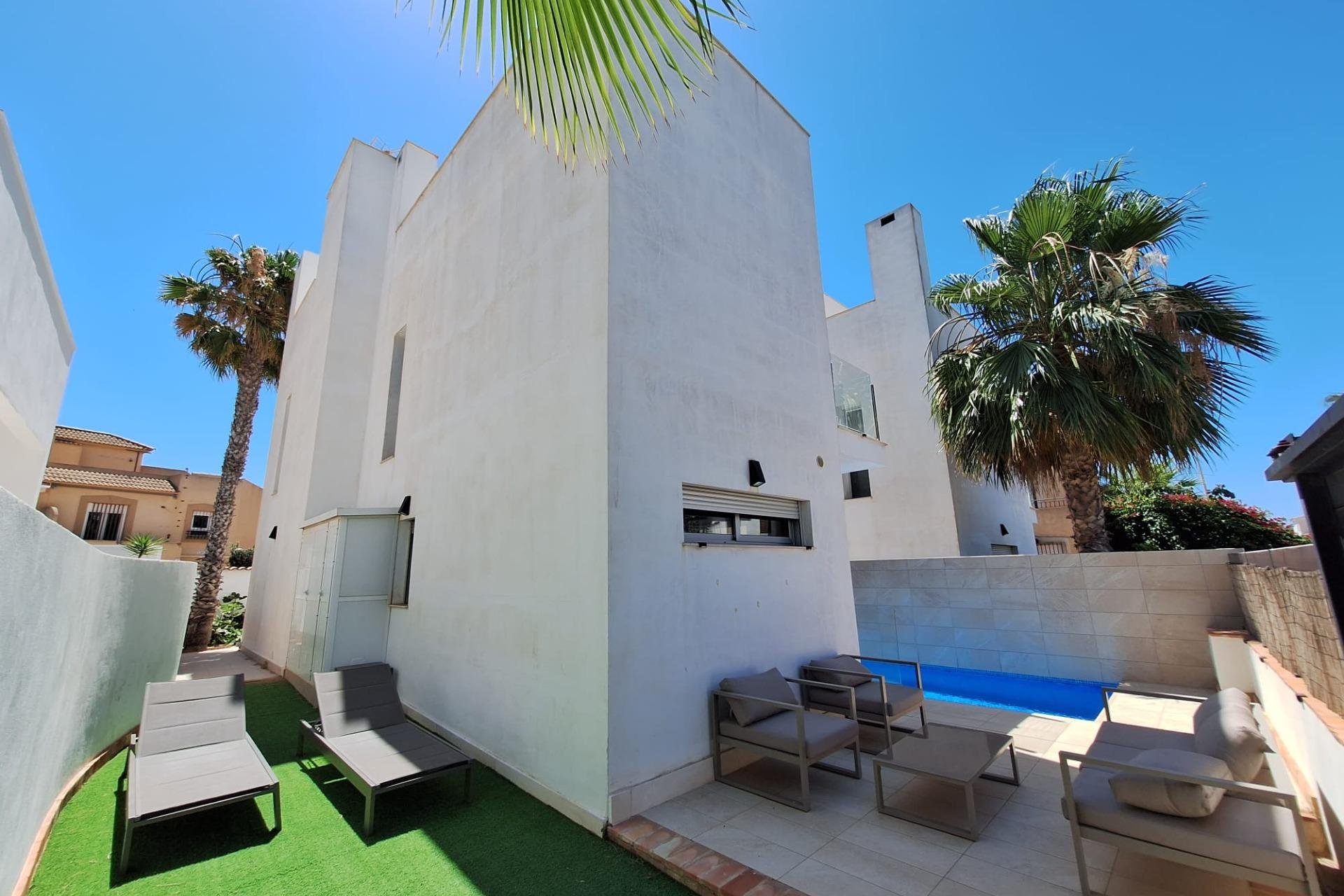 Herverkoop - Villa -
Torrevieja - Los Frutales